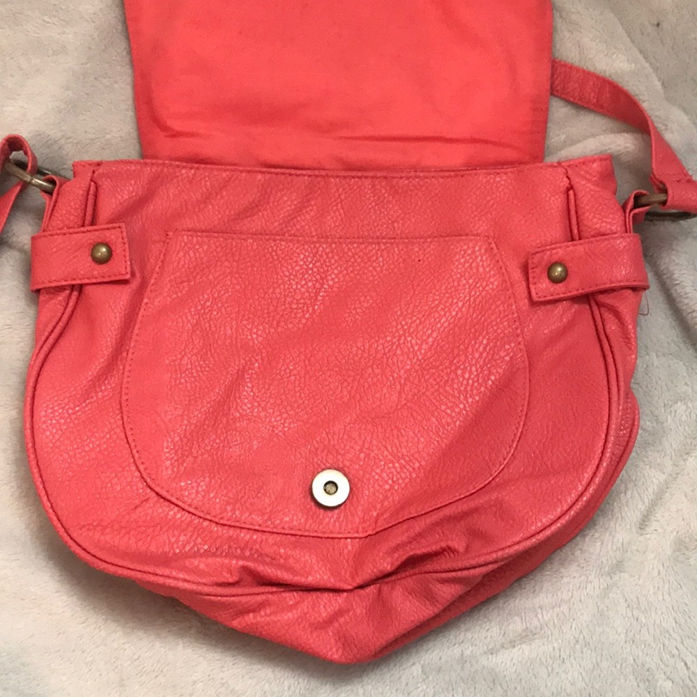 Pink Roxy crossbody - Picture 3 of 4